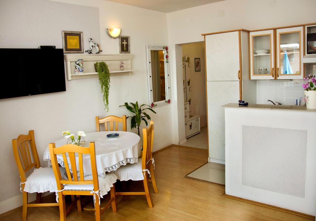 Apartmani Gloria Brodarica  Eksteriør billede
