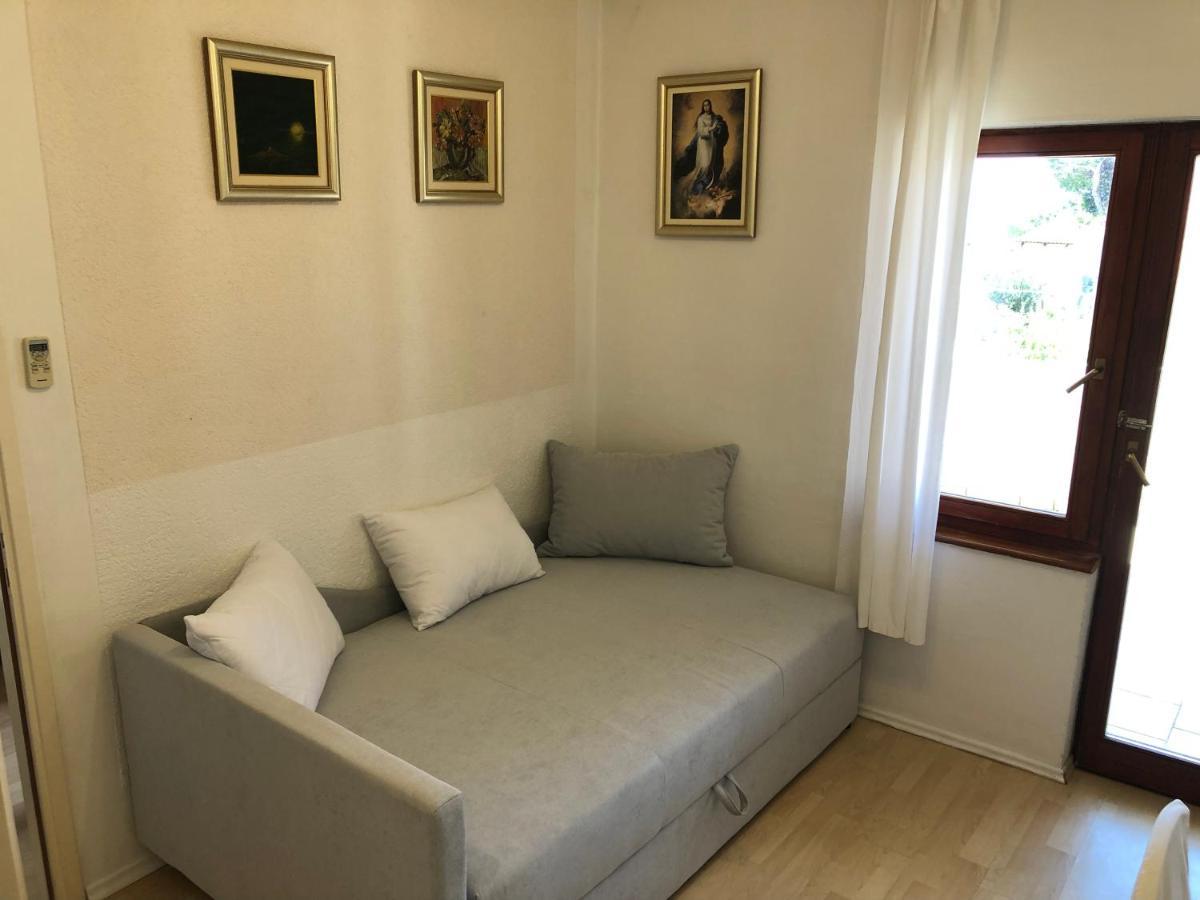 Apartmani Gloria Brodarica  Eksteriør billede